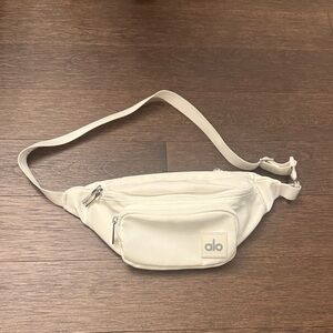 ALO Yoga Explorer white Belt Bag